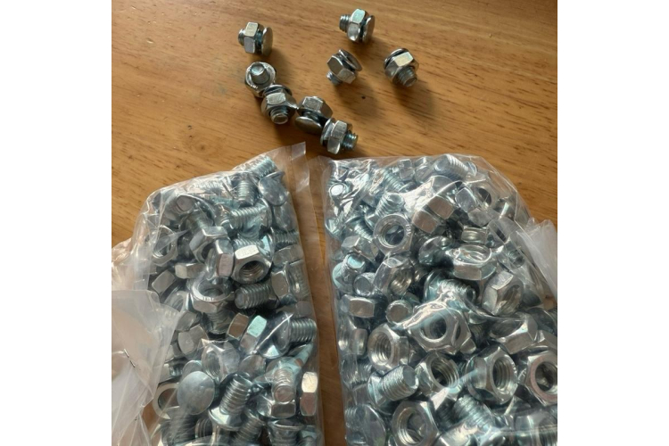 Bulong gắn kệ - Ốc - 1.2cm